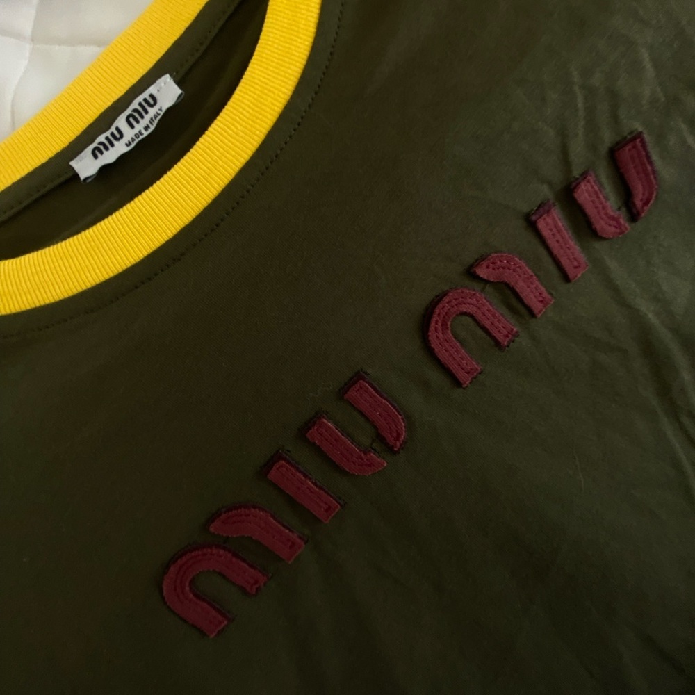 EXTREMELY RARE Miu Miu Embroidered Cropped Shirt - Picture 8 of 8